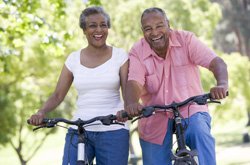 Imagen de pareja en bicicletas